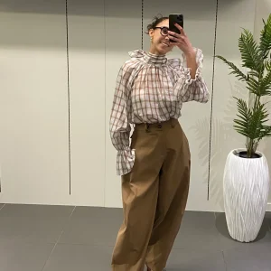 Pantalone ovetto con pences
