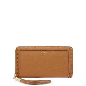 Zipped continental wallet