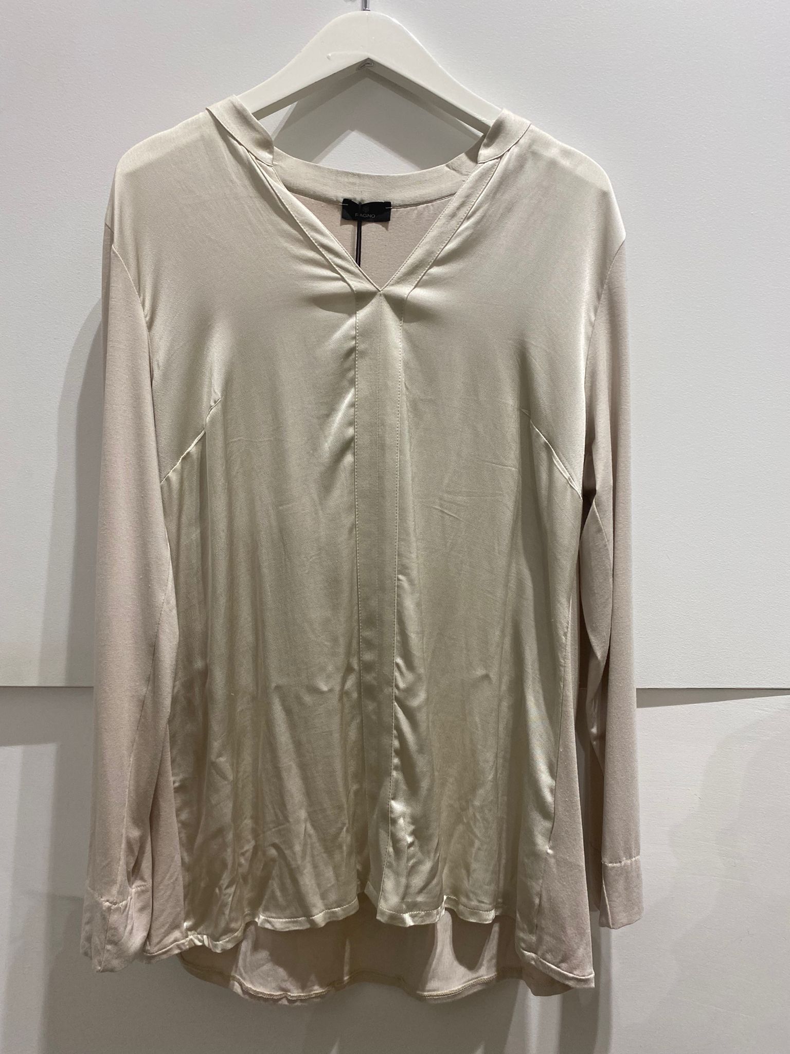 Maglia in Ecoseta con Scollo a V Ragno